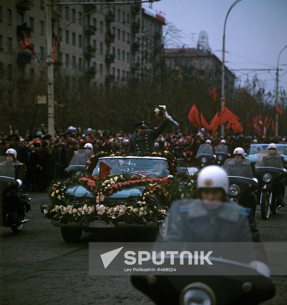 Red carpet welcome of pilot-cosmonaut Georgy Beregovoy