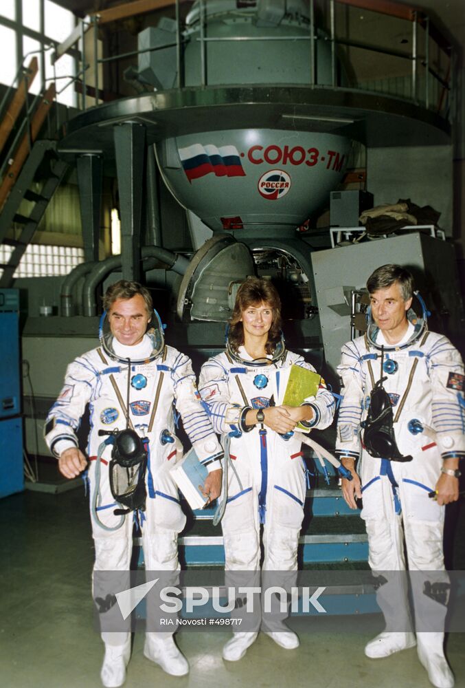 Alexander Viktorenko, Yelena Kondakova, Ulf Merbold