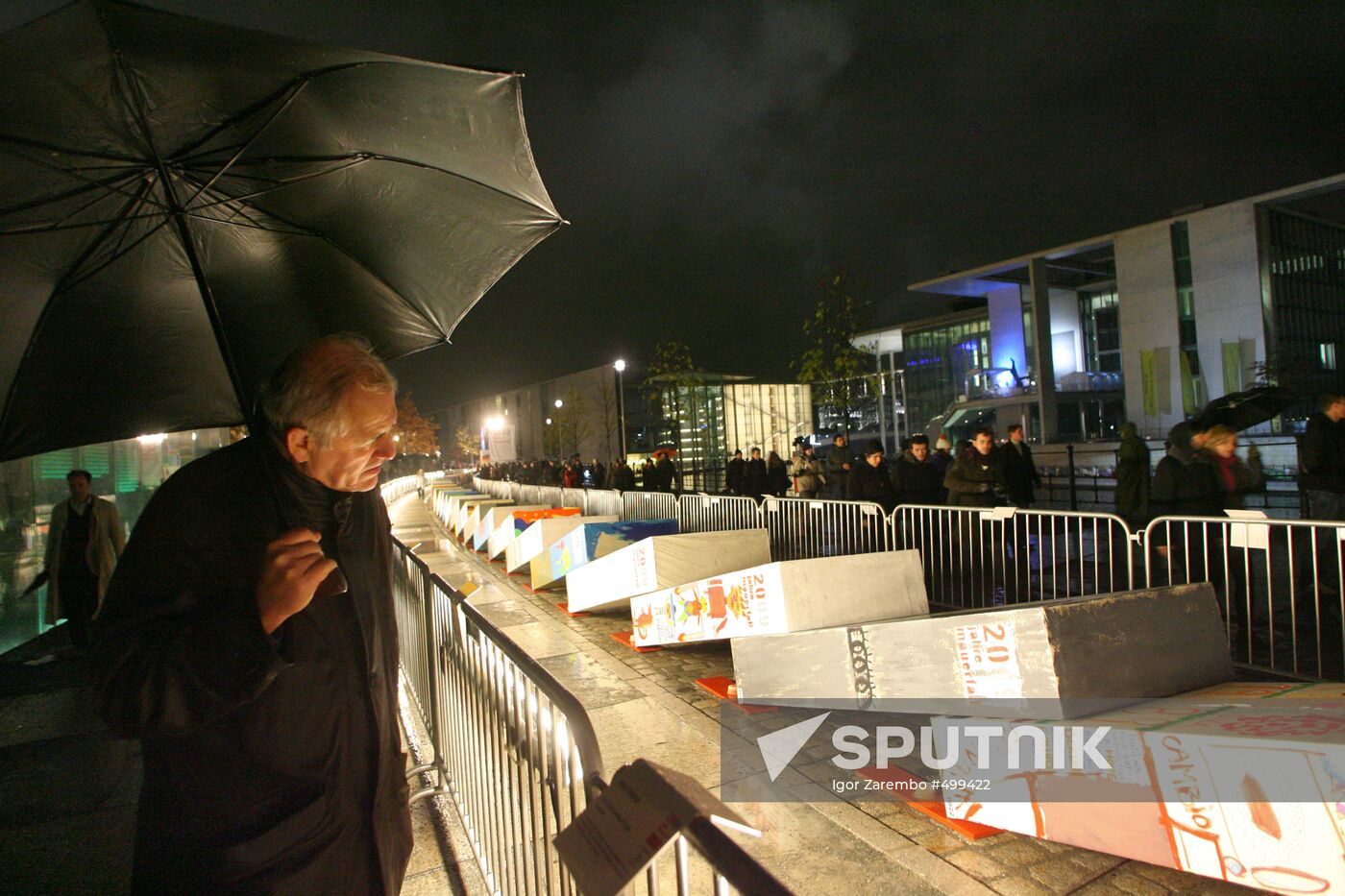 Germany marks 20th anniversary of fall of Berlin Wall