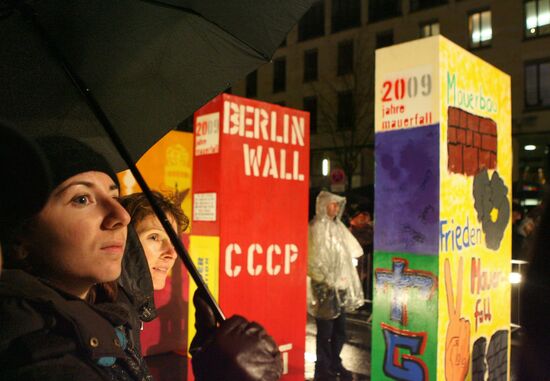Germany marks 20th anniversary of fall of Berlin Wall