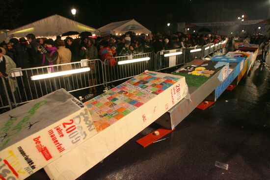 Germany marks 20th anniversary of fall of Berlin Wall