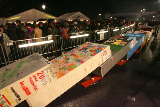 Germany marks 20th anniversary of fall of Berlin Wall
