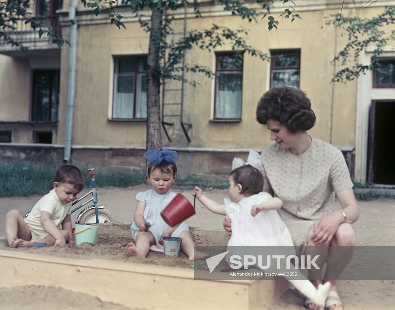 Valentina Tereshkova with her daughter