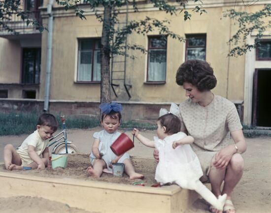 Valentina Tereshkova with her daughter