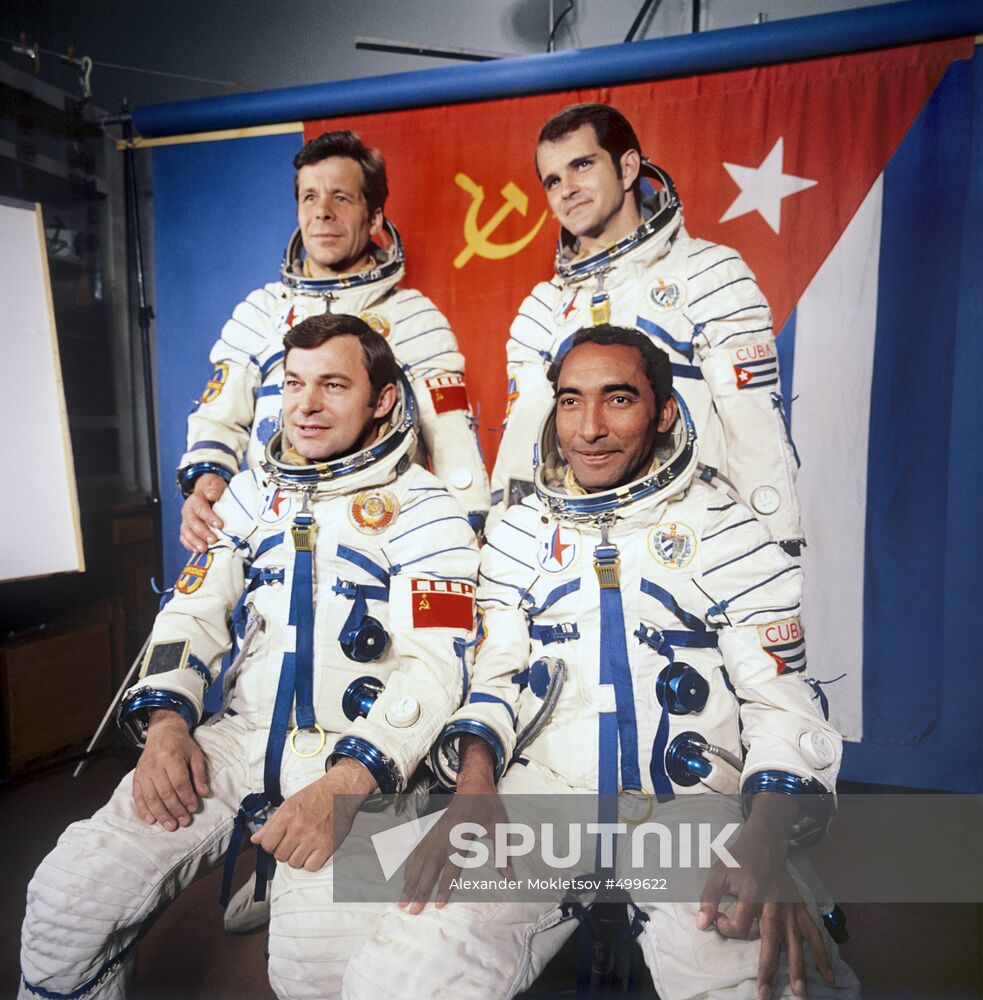 Yuri Romanenko, Arnaldo Mendes, Yevgeny Khrunov, Jose Falcon