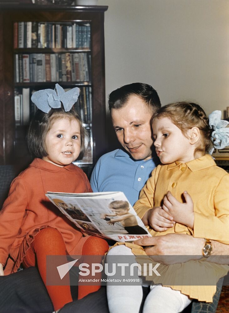 Yuri Gagarin with his daughters