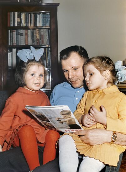 Yuri Gagarin with his daughters