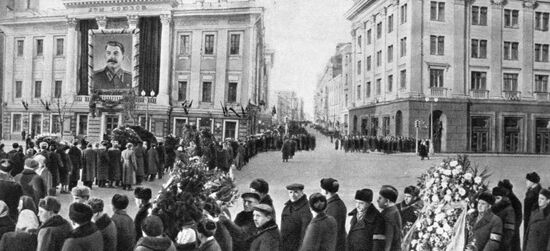 STALIN FUNERALS LINE