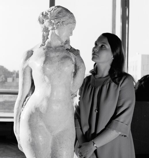 GIRL SCULPTURE