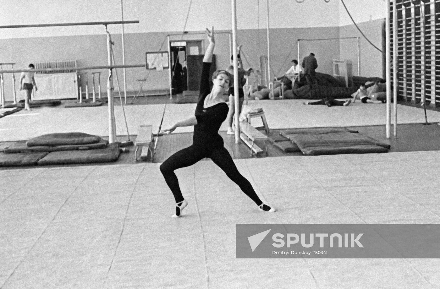 LATYNINA CALISTHENICS TRAINING