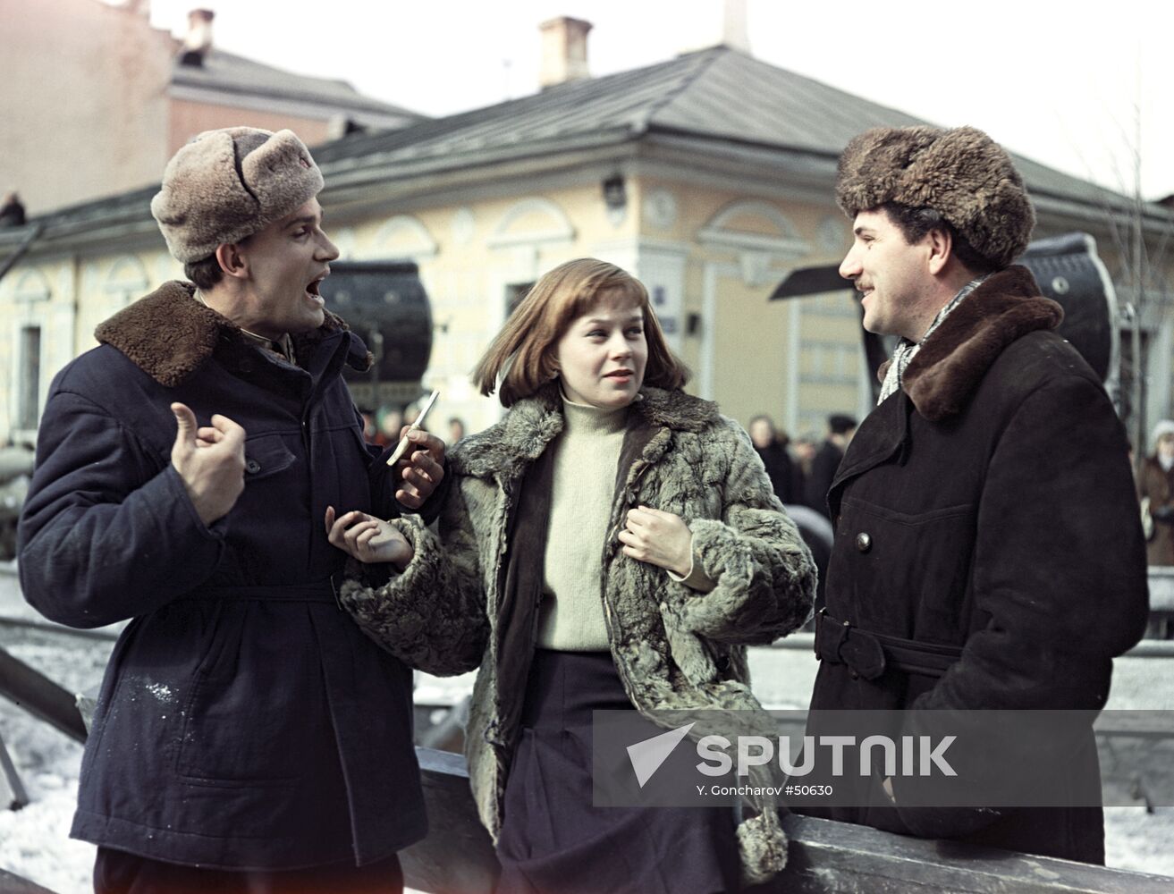 CHUKHRAI DROBYSHEVA URBANSKY FILMING " CLEAR SKY"