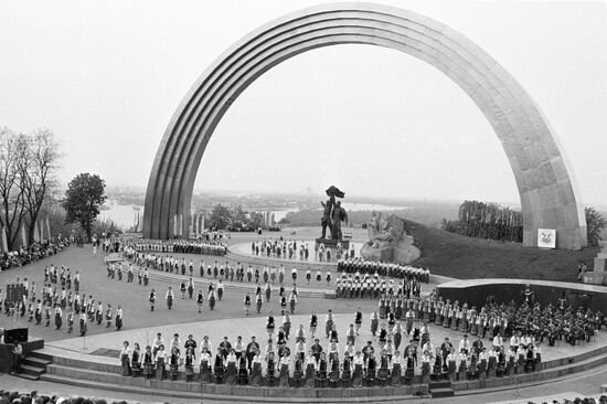 FESTIVAL KIEV DAY OPENING
