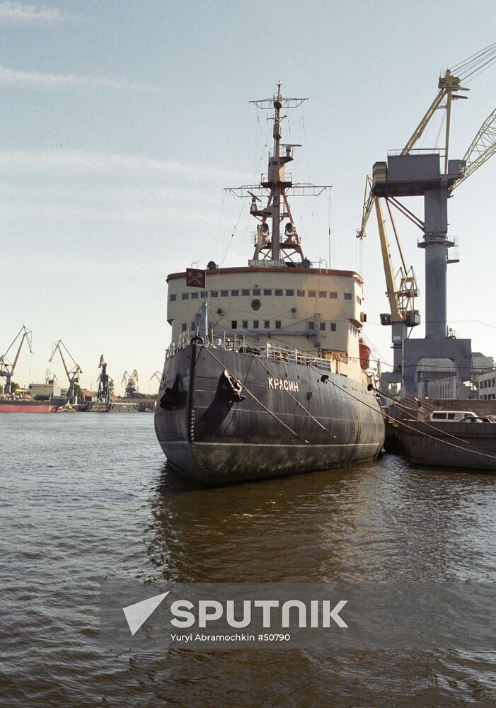 SHIPS PORT 