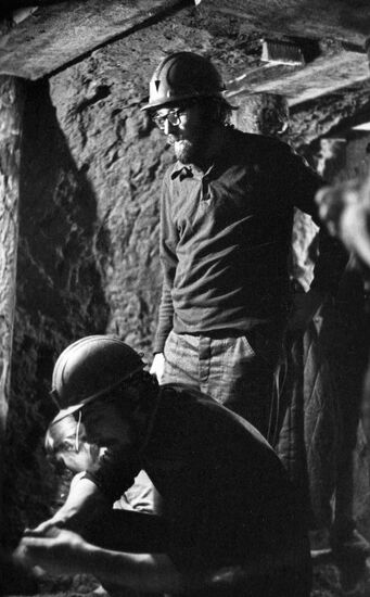 ARCHEOLOGISTS