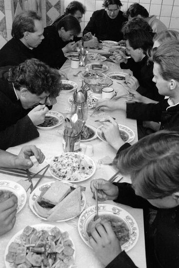 THEOLOGICAL SEMINARY REFECTORY DINNER