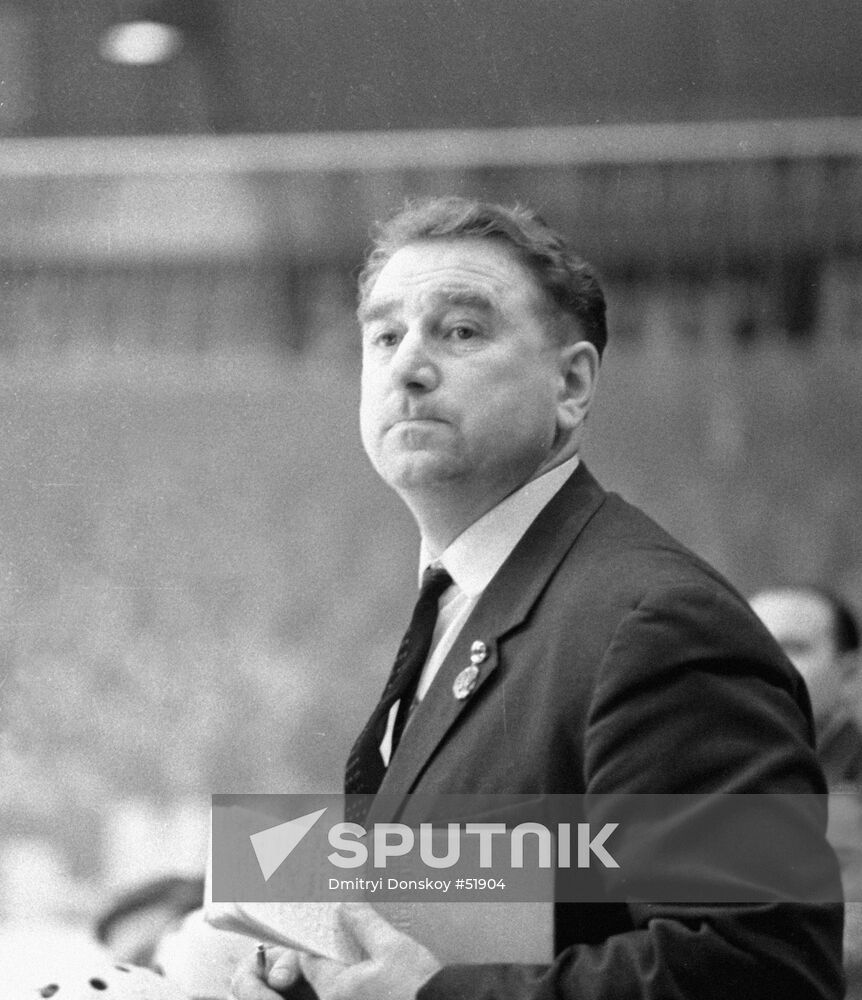 TARASOV COACH ICE-HOCKEY CHAMPIONSHIP