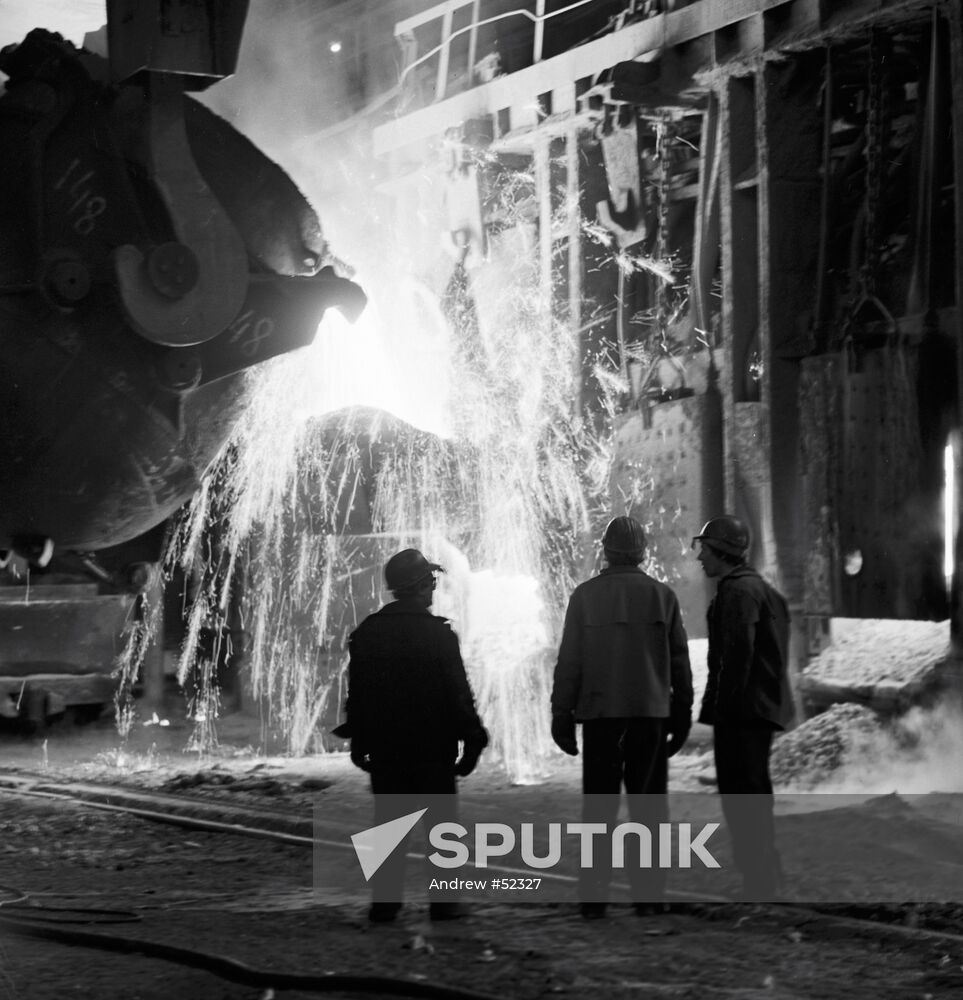OPEN-HEARTH PLANT STEELMAKING