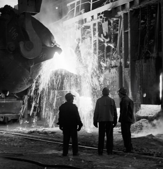 OPEN-HEARTH PLANT STEELMAKING 