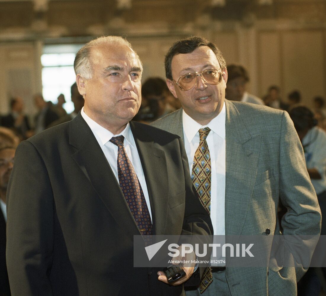 CHERNOMYRDIN GUSINSKY NIZHNY NOVGOROD FAIR