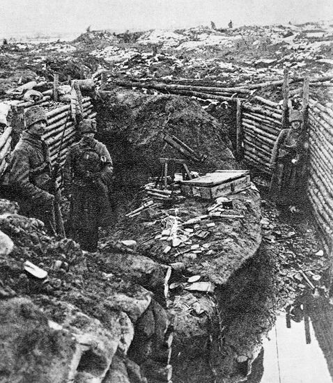 SOLDIERS CAPTURE TRENCHES