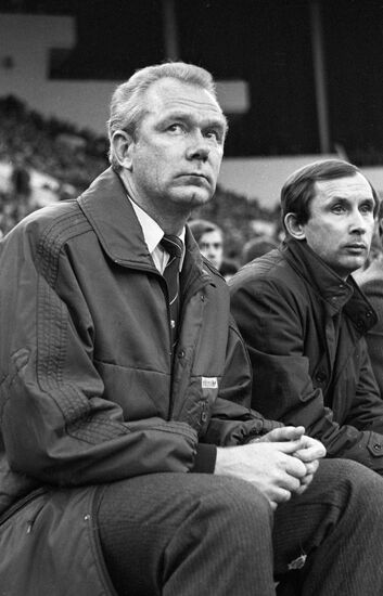 COACH LOBANOVSKY