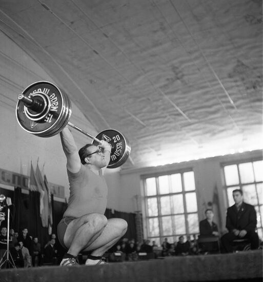 YURY VLASOV WEIGHTLIFTER