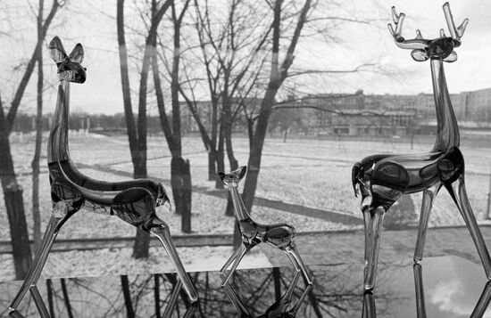 GLASS FIGURINES NEMAN FACTORY