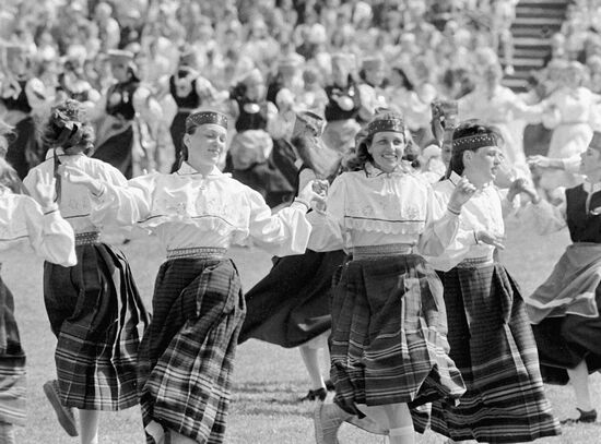 TALLINN GIRLS FESTIVAL DANCE
