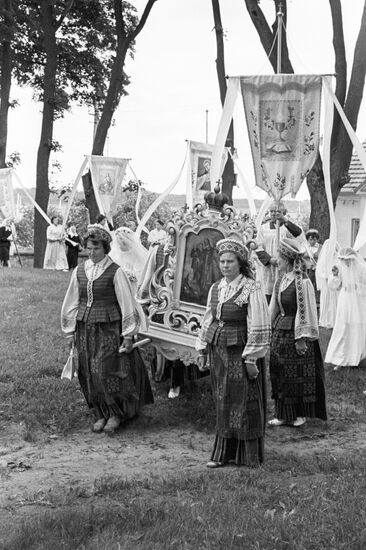 SACRED PROCESSION FESTIVAL ST ANTANAS
