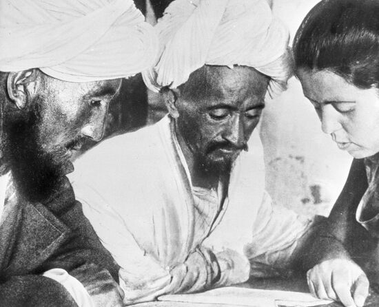 CLASSES ILLITERACY ELIMINATION