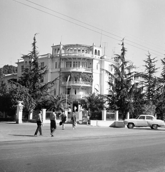 APARTMENT HOUSE SUKHUMI