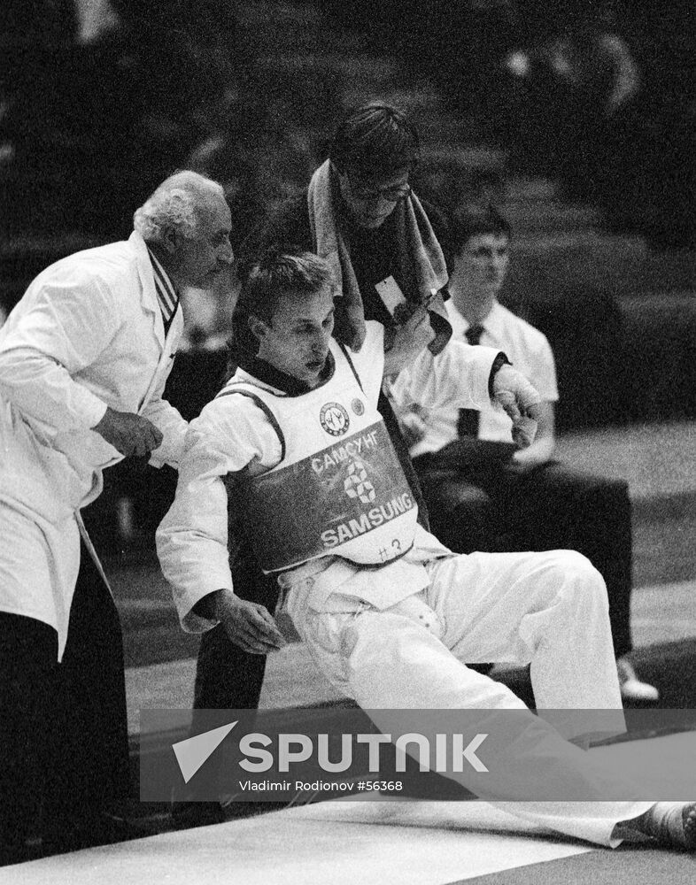 MEDICS TAEKWONDO ATHLETE KNOCK DOWN