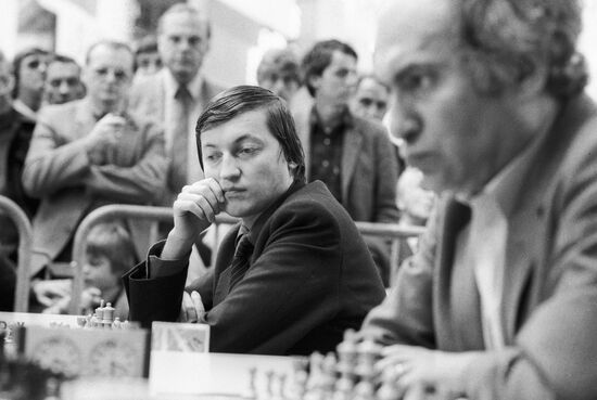 KARPOV CHESS PLAYER