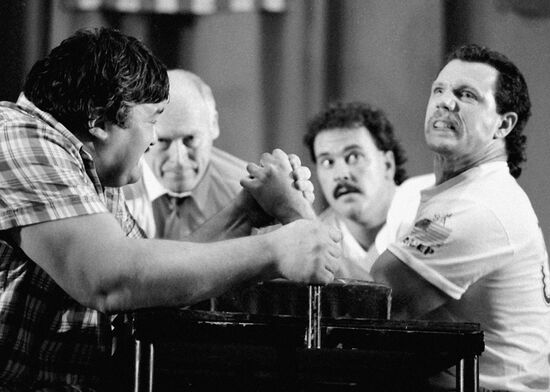 COMPETITIONS ARMWRESTLING TARASENKO DRUCE