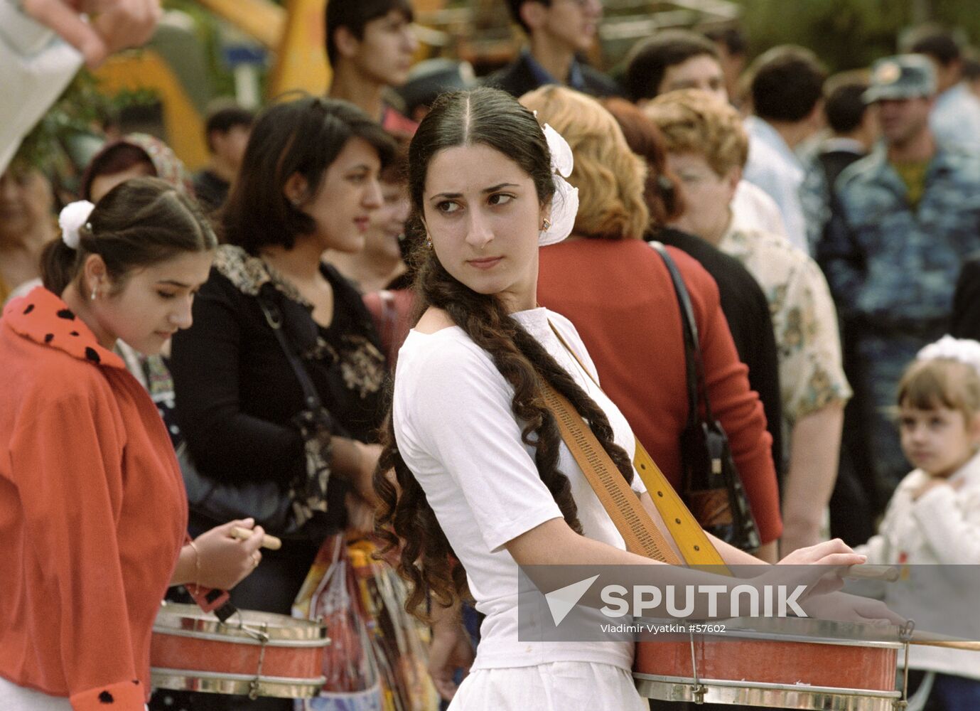 DERBENT GIRLS DRUMS CITY DAY