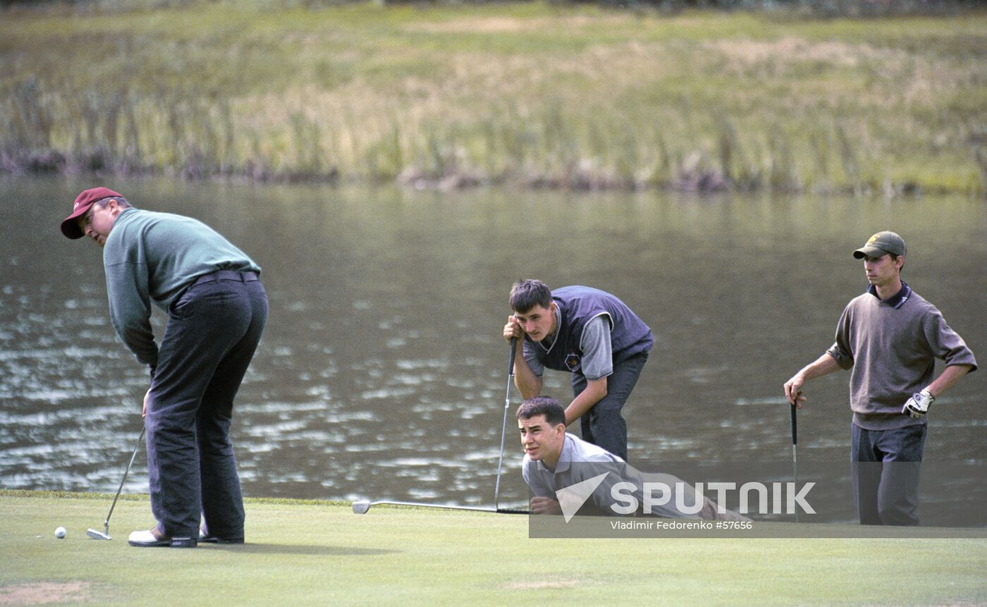 GOLF TOURNAMENT PARTICIPANTS