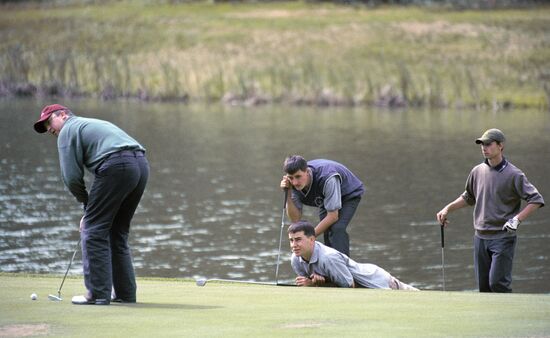 GOLF TOURNAMENT PARTICIPANTS