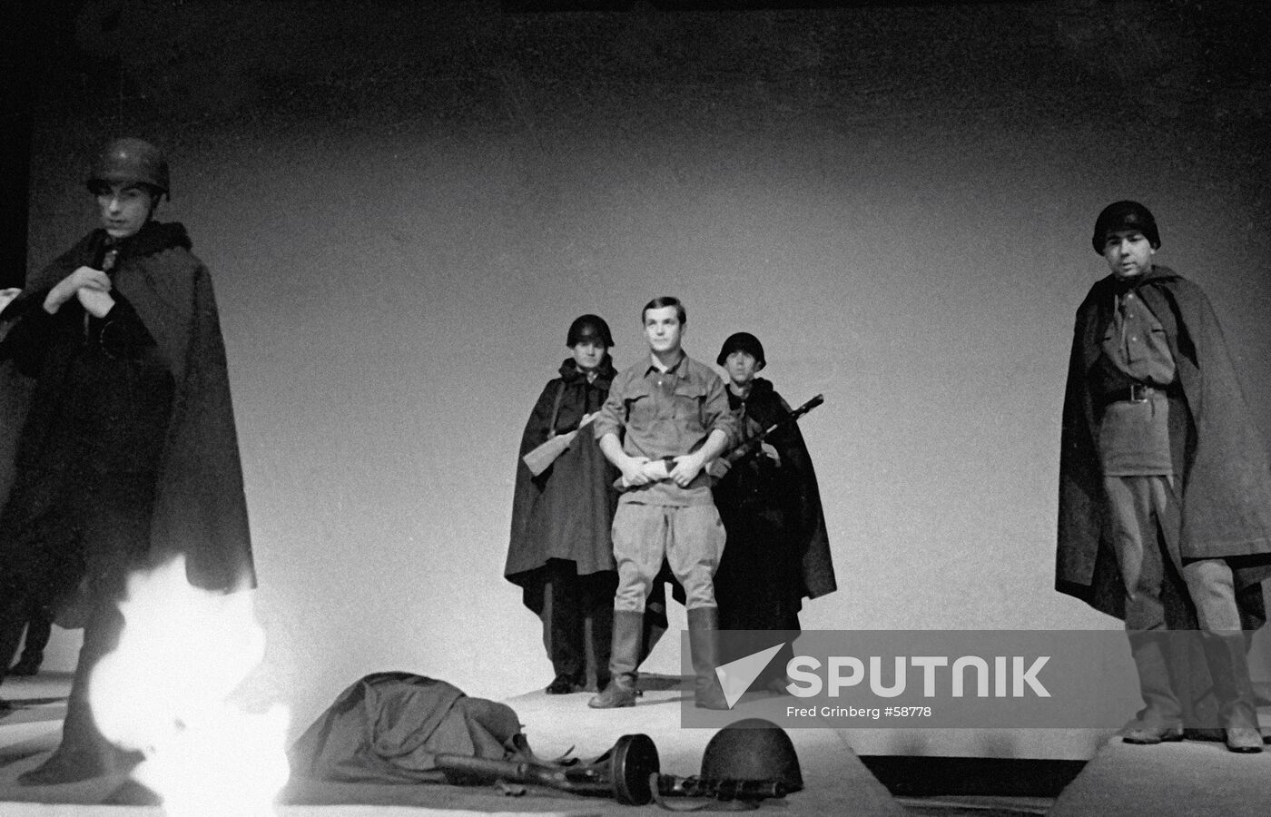TAGANKA THEATRE PLAY "DEAD AND ALIVE"