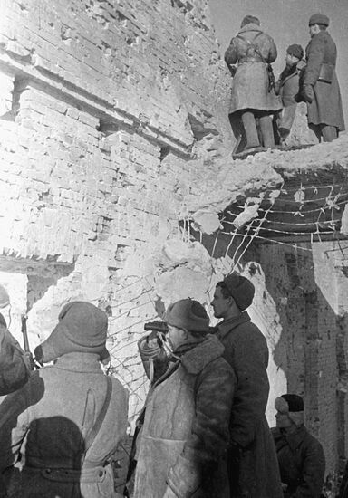 WW II STALINGRAD WAIT SURRENDER