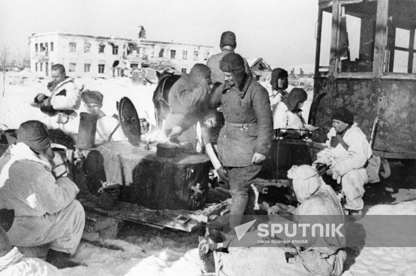 SOLDIERS FIELD-KITCHEN