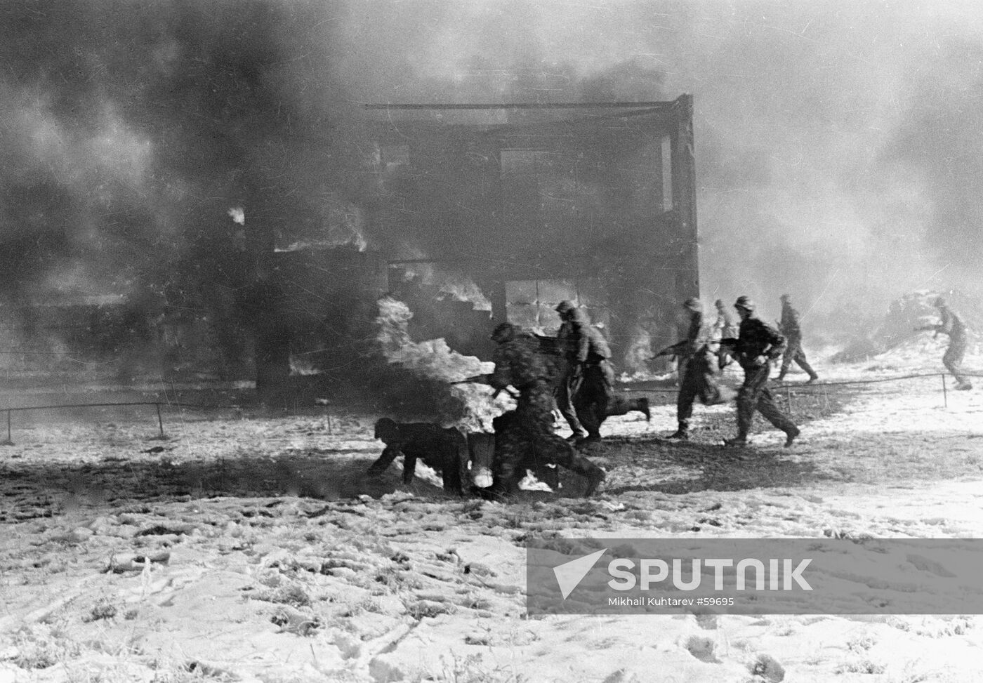 SOLDIERS FIRE BAND MANEUVERS