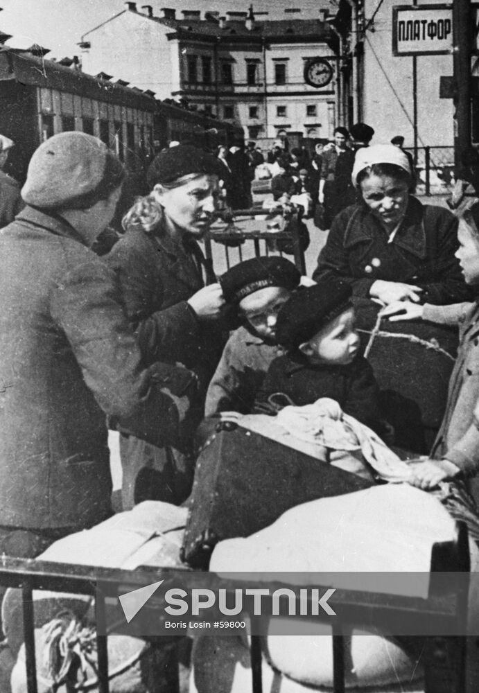 EVACUATION CHILDREN LENINGRAD BLOCKADE
