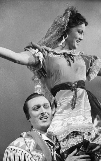 SHMYGA BOGDANOV STAGE PRODUCTION CHANITA'S KISS