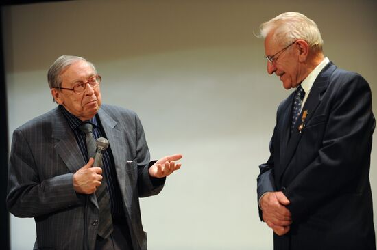 Yasen Zasursky, Mikhail Nenashev