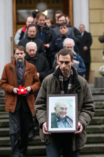 Funeral service for physicist Vitaly Ginzburg