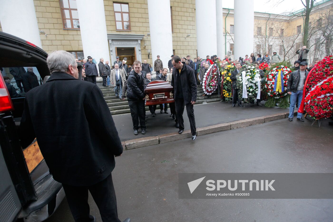 Funeral service for physicist Vitaly Ginzburg