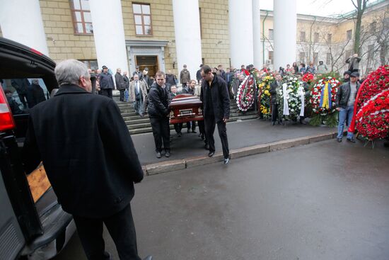 Funeral service for physicist Vitaly Ginzburg
