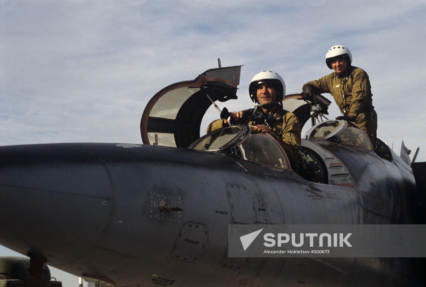 Test pilots Rimantas Stankevicius, Ural Sultanov