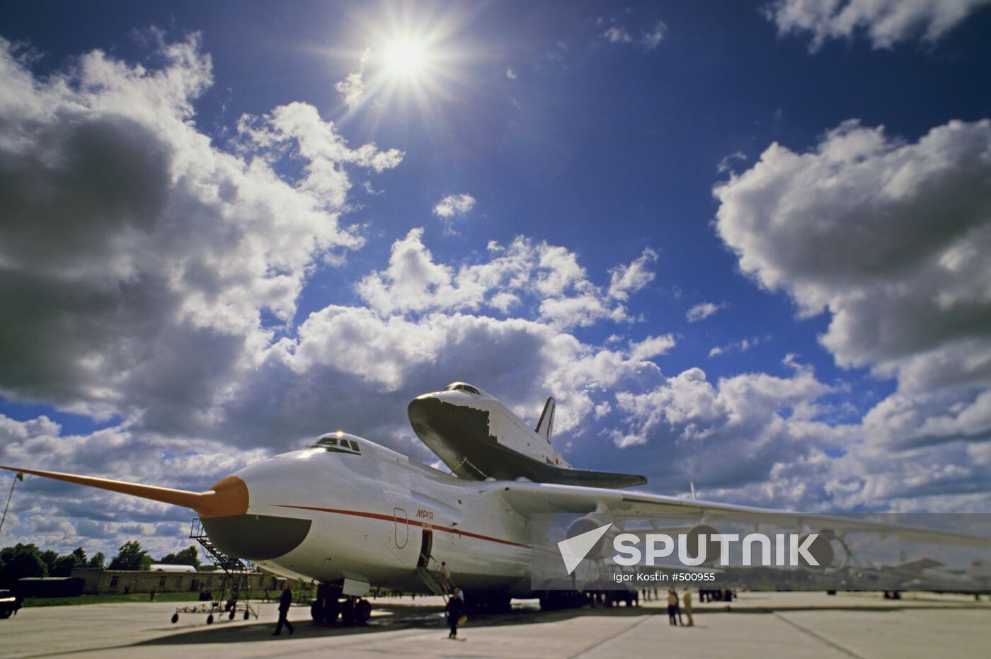 Antonov An-225 Mriya aircraft with Buran space shuttle