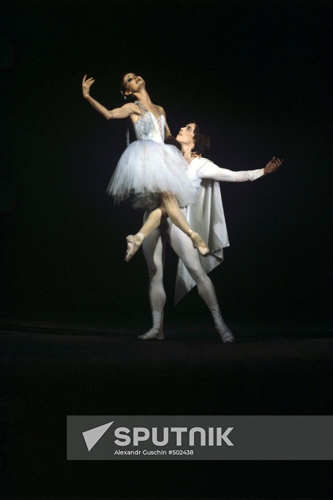 Natalya Chekhovskaya and Vasily Polushin performing on stage